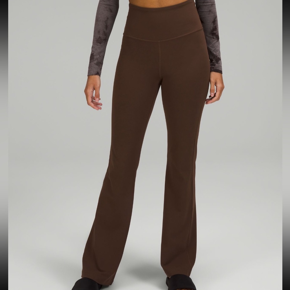 Groove Super-High-Rise Flared Pant *nulu (Java)